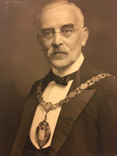 Professor John William Watson Stephens (1927–1929)