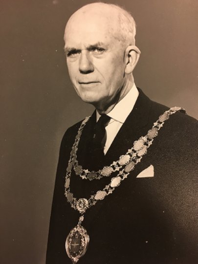 Sir Robert Drew (1971–1973)