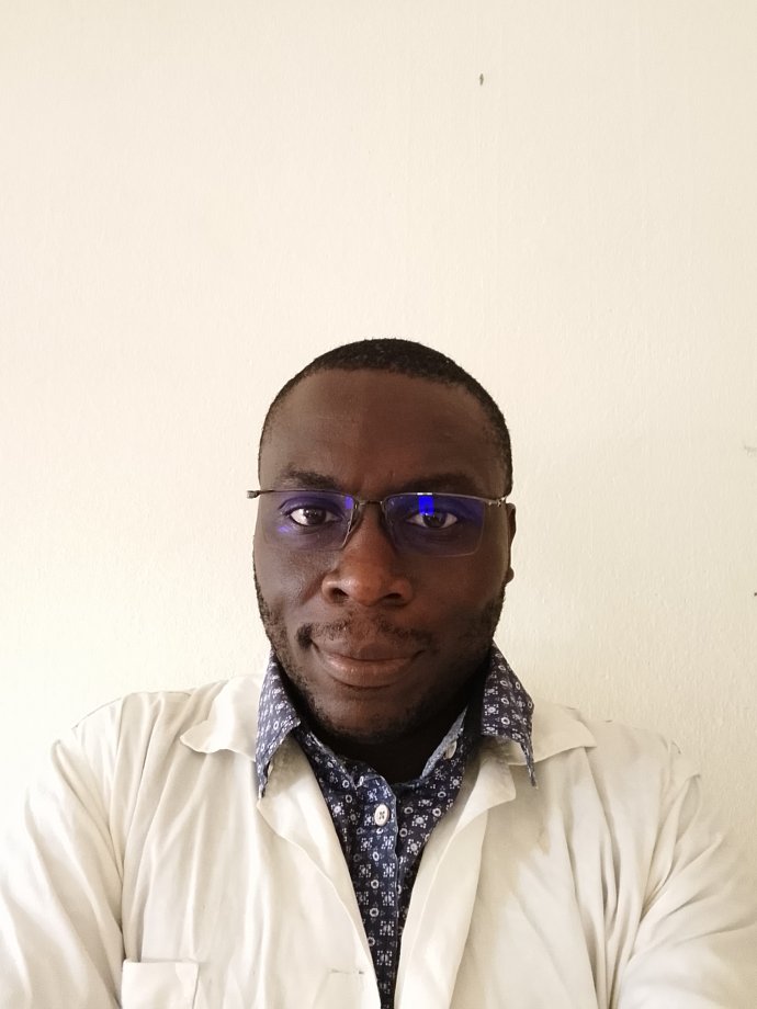 Dr Aristide Munvera Mfifen