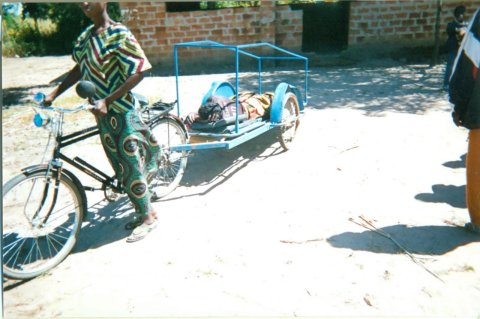 Bicycle Ambulance © Alex Mulenga, Community Health Worker, Kanakantapa Clinic “Not having enough money is a problem for both CHWs and the health facilities we help. Sometimes there isn’t enough money for an ambulance but also for us to live our daily lives. We are grateful that we at least have this simple bicycle ambulance.”