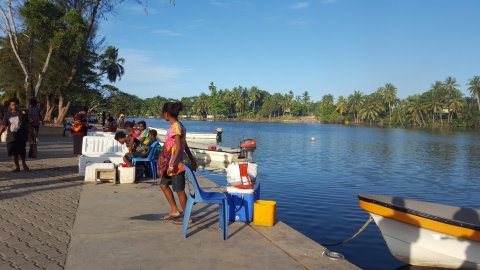 Madang fish market opens again after Covid-19 SoE as fishermen bring their catch to sell. Photo: Ben Bande