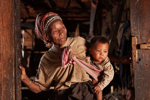 WHO_NTD2022_WomanWithBaby.png Copyright: Bartosz Hadyniak