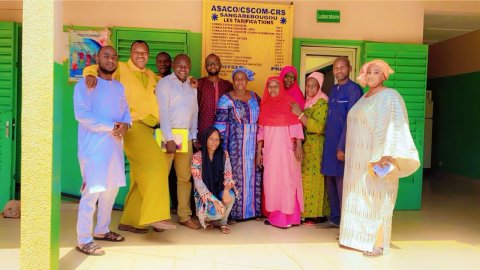22 April 2024; Sangarebougou Community Health Centre – Chief medical officer, some of his staff, and me and colleagues from Institut des Sciences Humaines;  